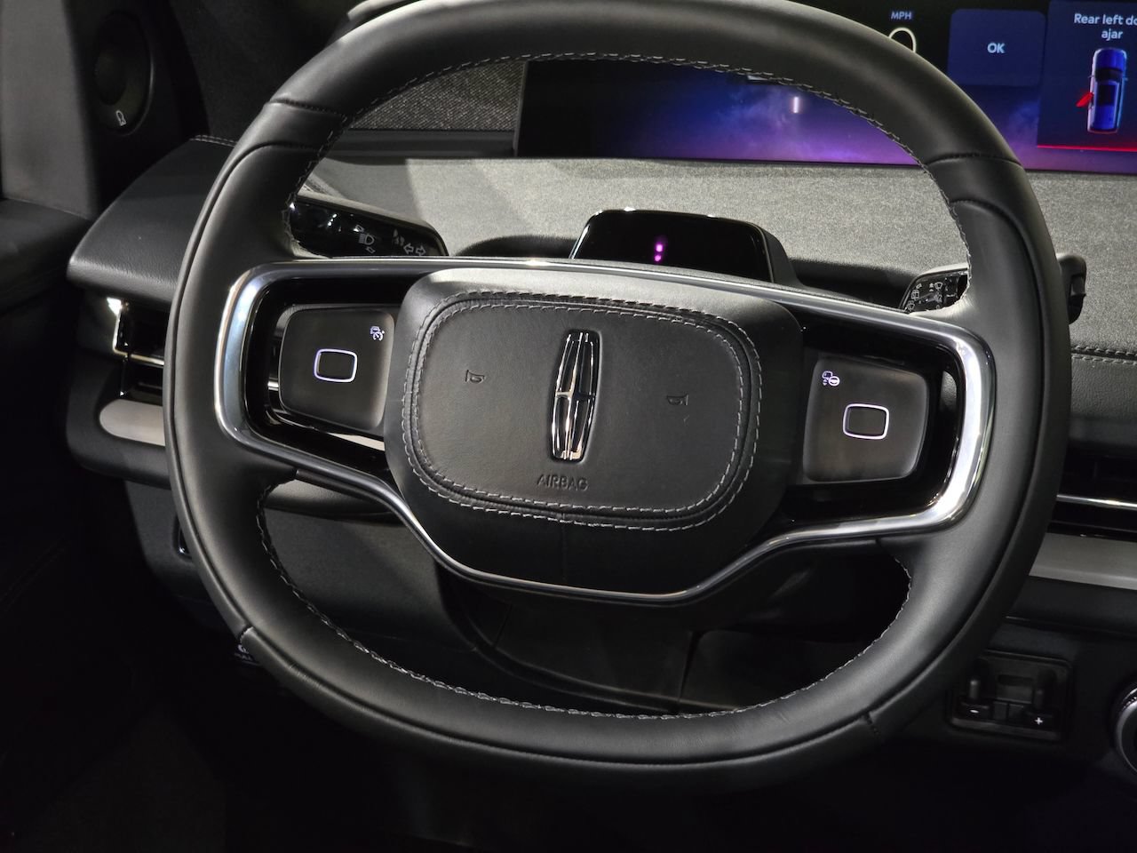 New 2025 Lincoln Navigator Reserve w/ Jet Appearance Package AWD/4WD image 24