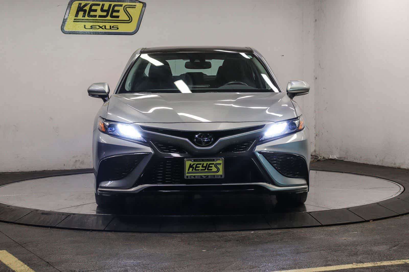 Used 2024 Toyota Camry XSE FWD image 6