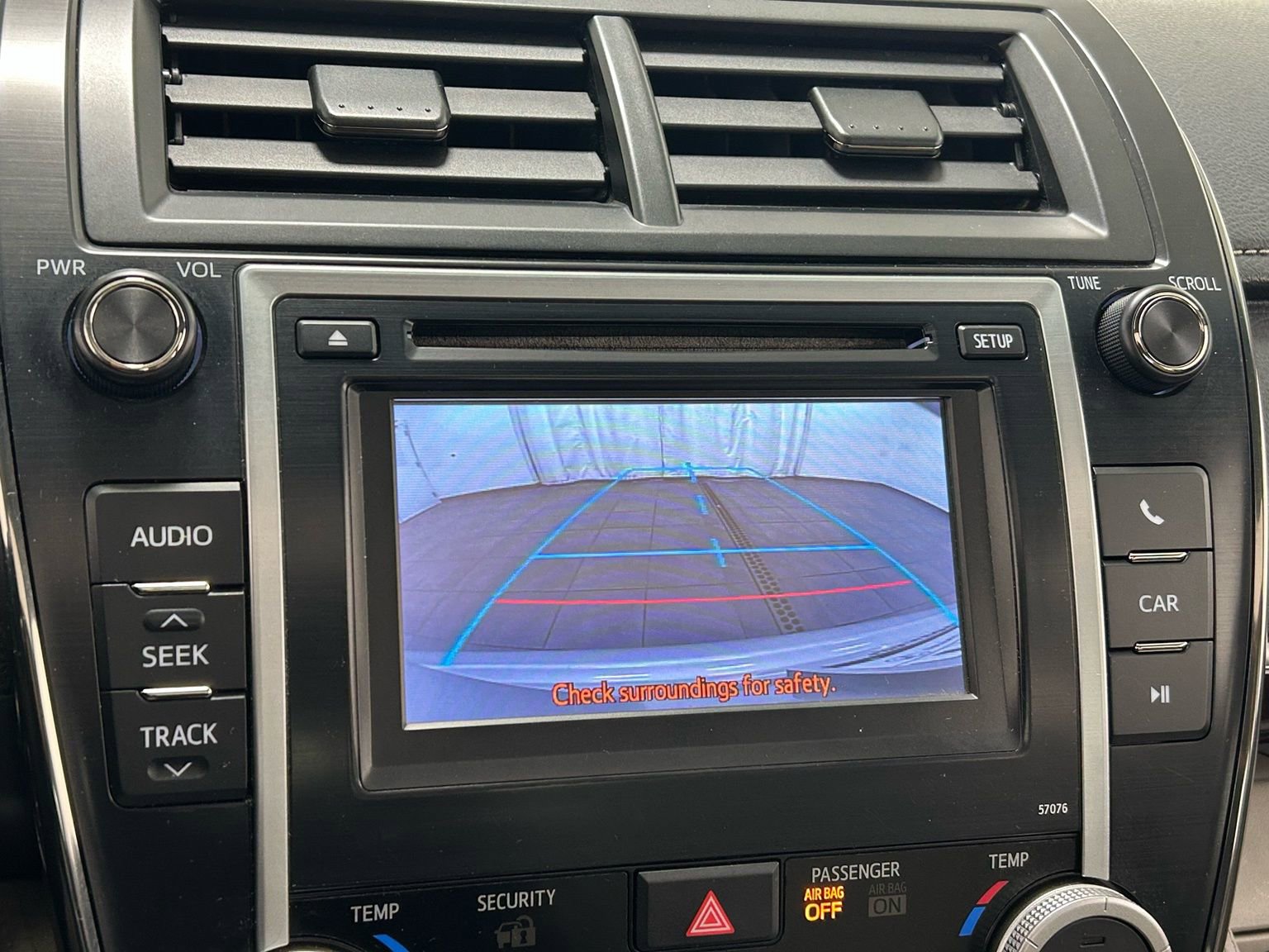 Used 2013 Toyota Camry XLE w/ Leather Pkg image 18