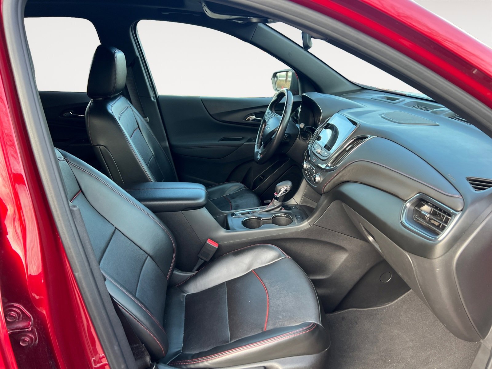 Used 2022 Chevrolet Equinox RS w/ RS Leather Package image 15