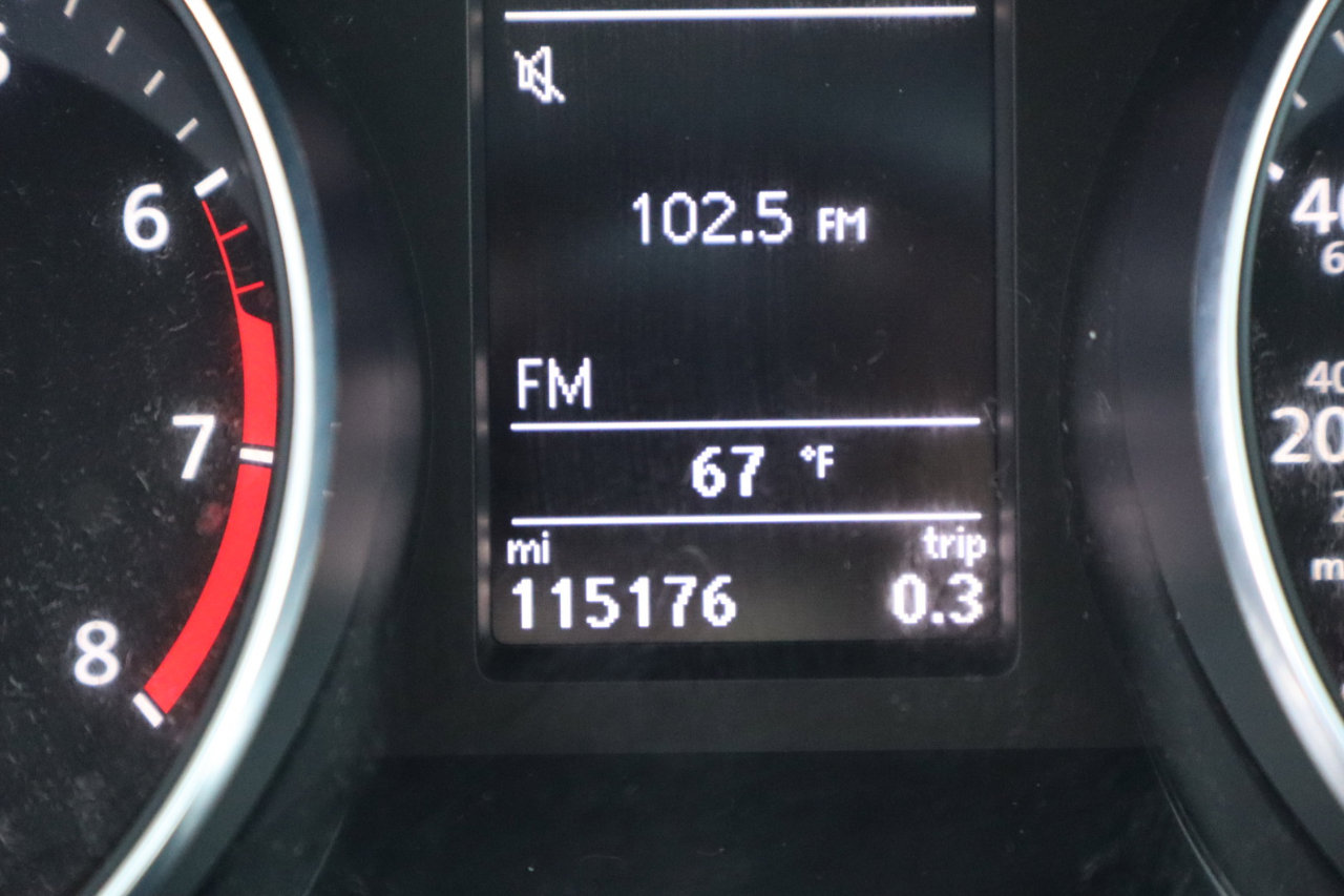 Used 2017 Volkswagen Passat 1.8T R-Line image 19