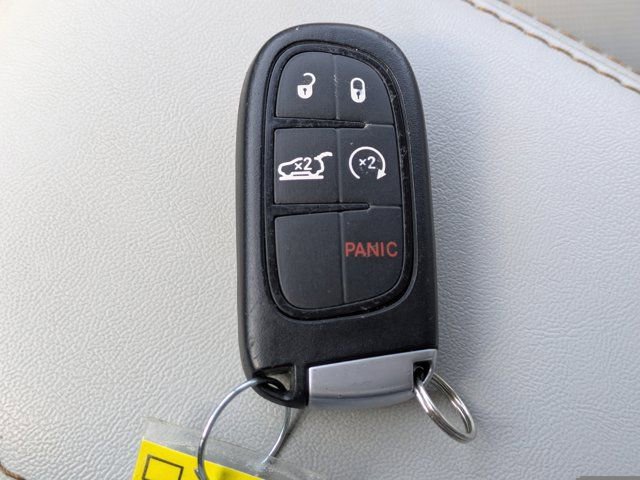 Used 2019 Jeep Cherokee Limited w/ Technology Group image 26