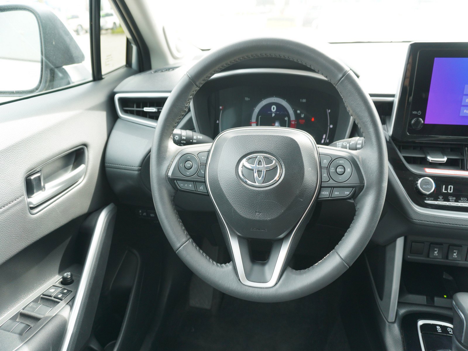 Used 2024 Toyota Corolla Cross XLE w/ Convenience Package image 16