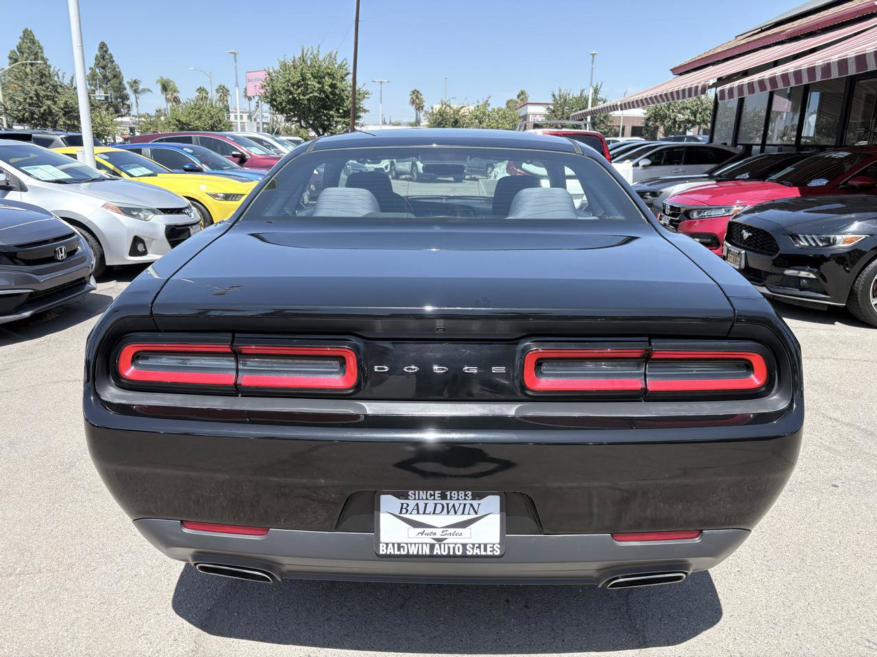 Used 2016 Dodge Challenger SXT RWD image 12