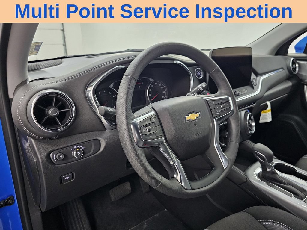 Used 2026 Chevrolet Blazer LT FWD image 11