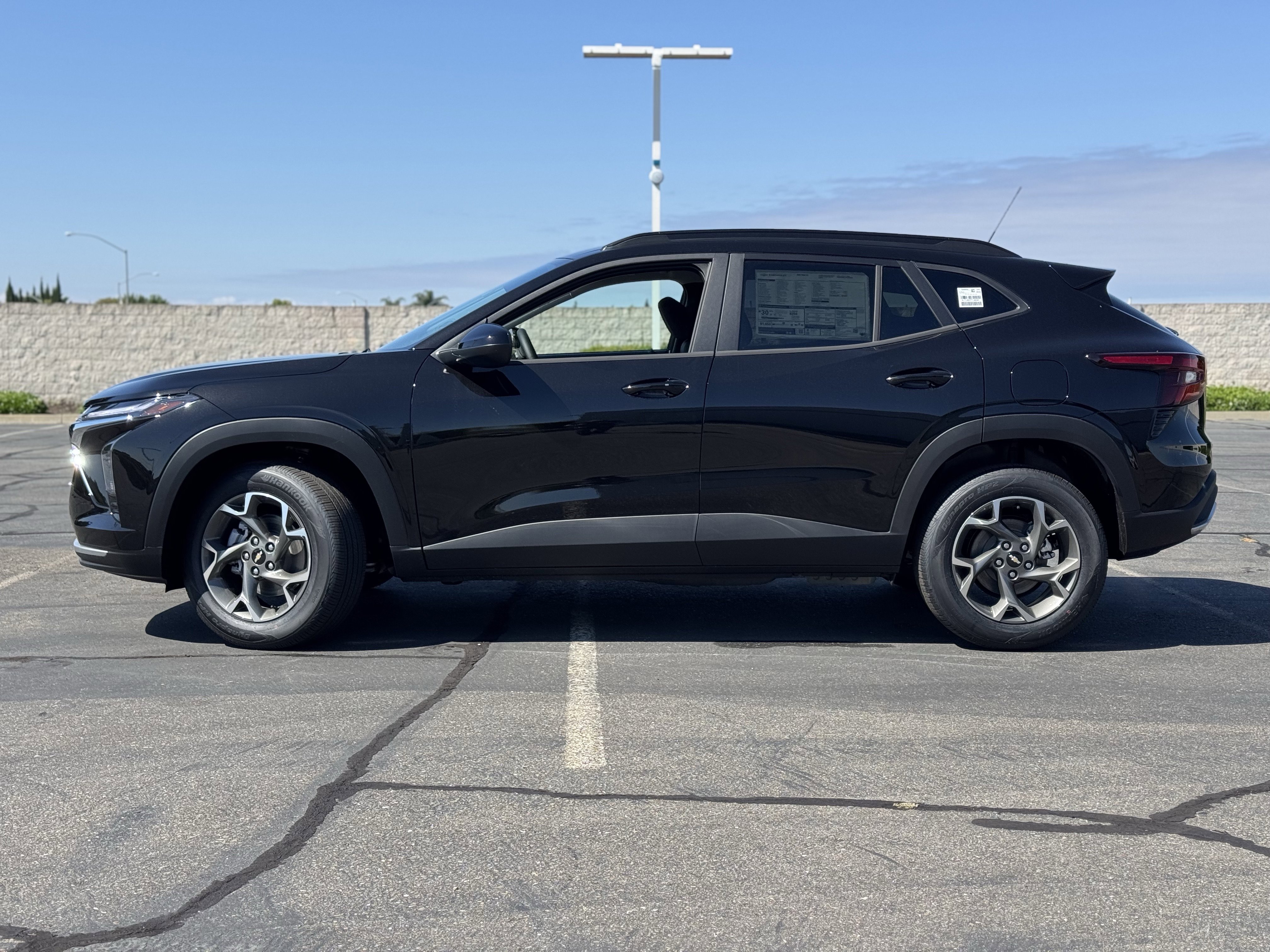 New 2026 Chevrolet Trax LT FWD image 4
