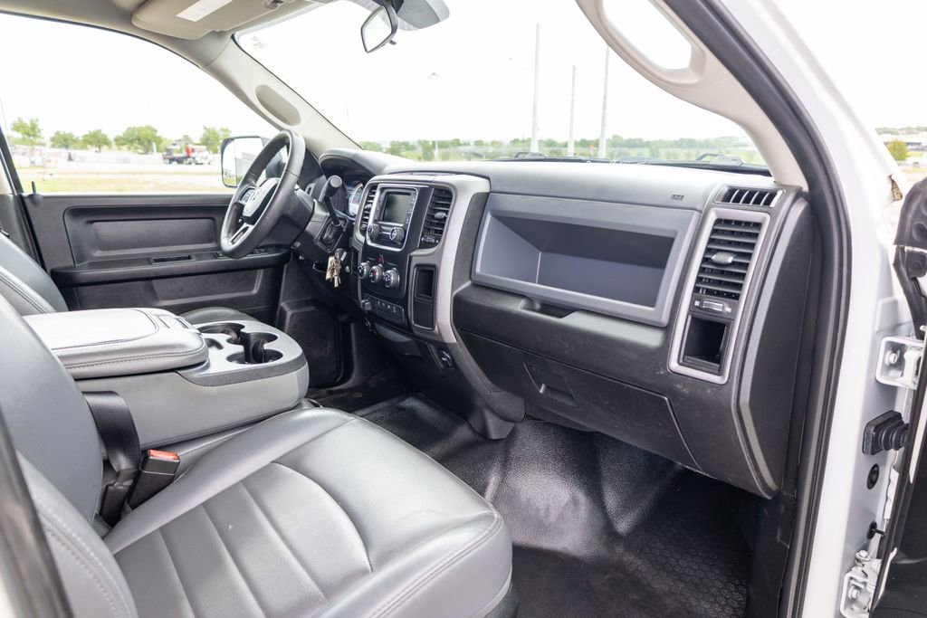 Used 2018 RAM 2500 Tradesman w/ Chrome Appearance Group RWD image 14