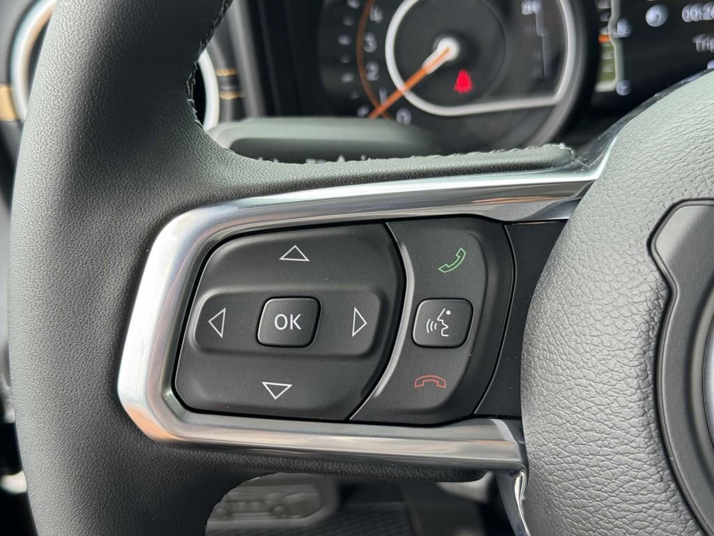 New 2025 Jeep Wrangler Sahara w/ Technology Group image 23