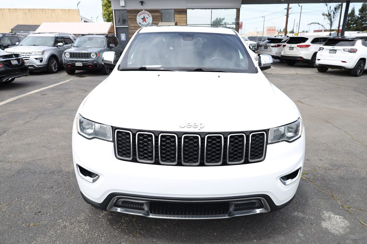 Used 2018 Jeep Grand Cherokee Limited AWD/4WD image 3