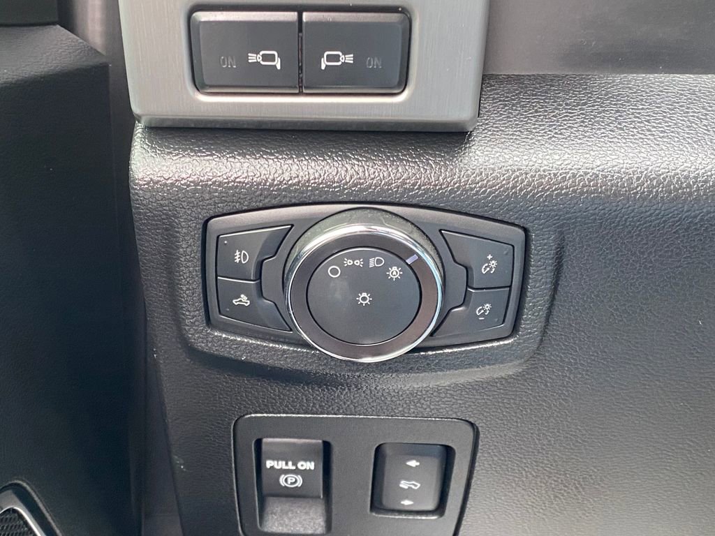 Used 2019 Ford F150 Platinum w/ Technology Package AWD/4WD image 30