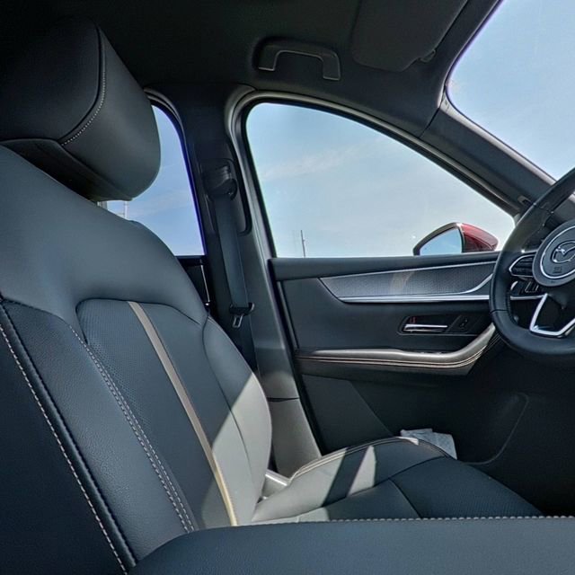 Used 2026 MAZDA CX-90 3.3 Turbo w/ Premium Plus Pkg image 30