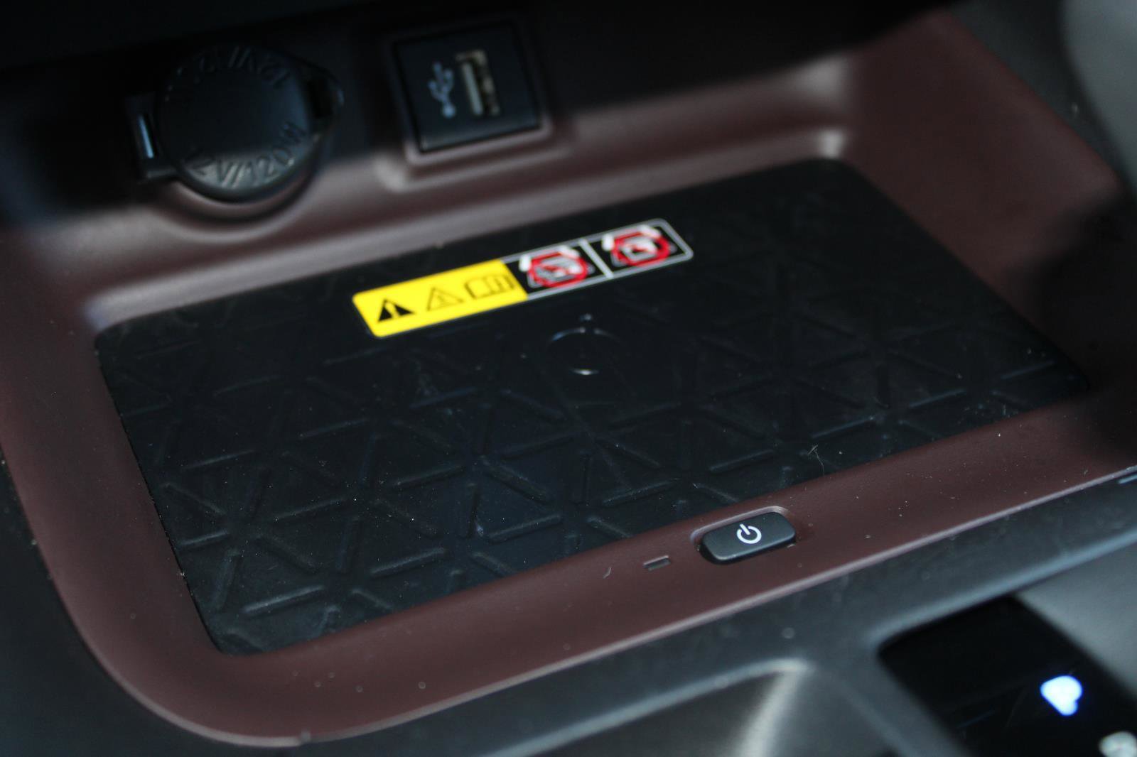 Used 2024 Toyota RAV4 Limited image 25