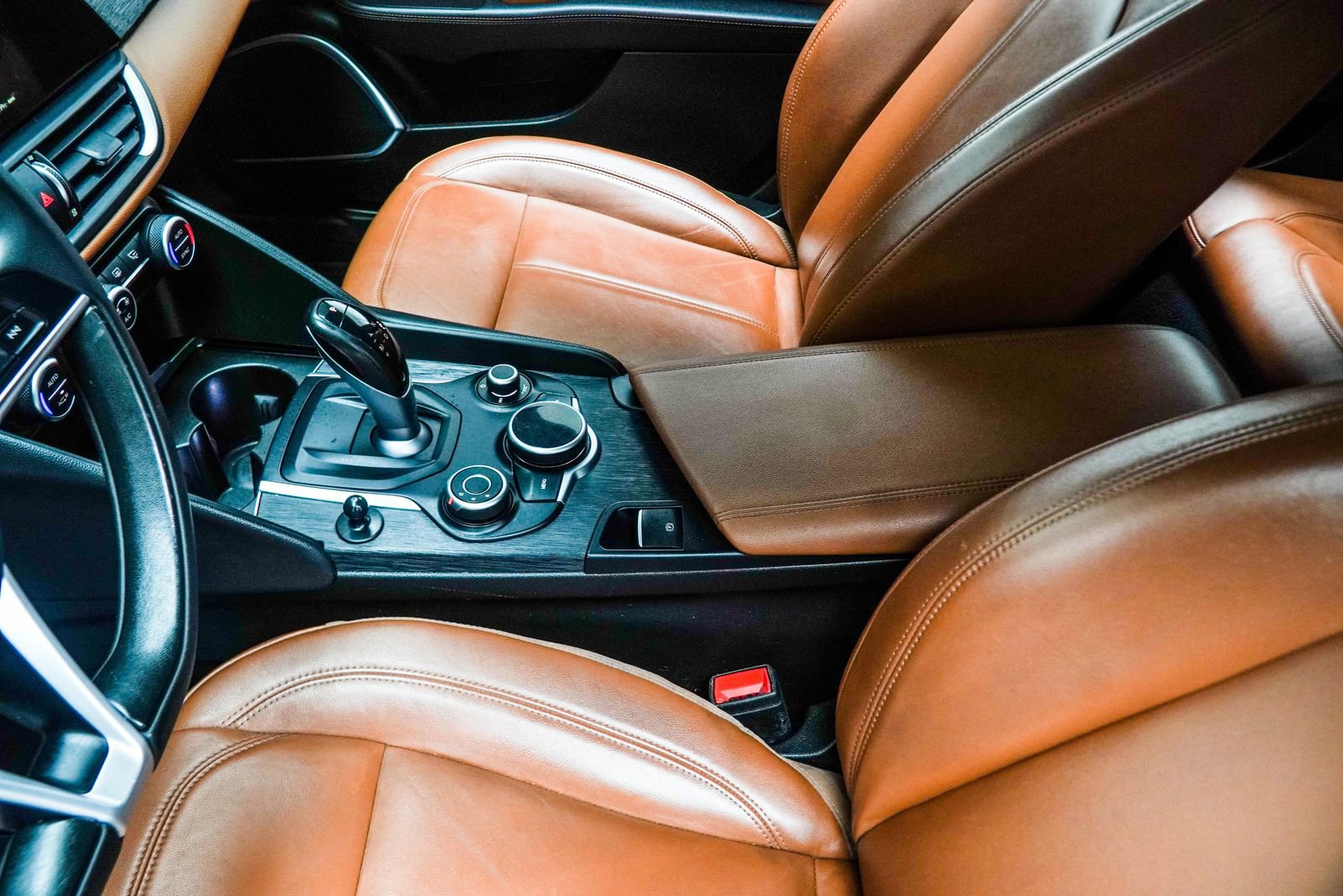 Used 2019 Alfa Romeo Giulia image 17