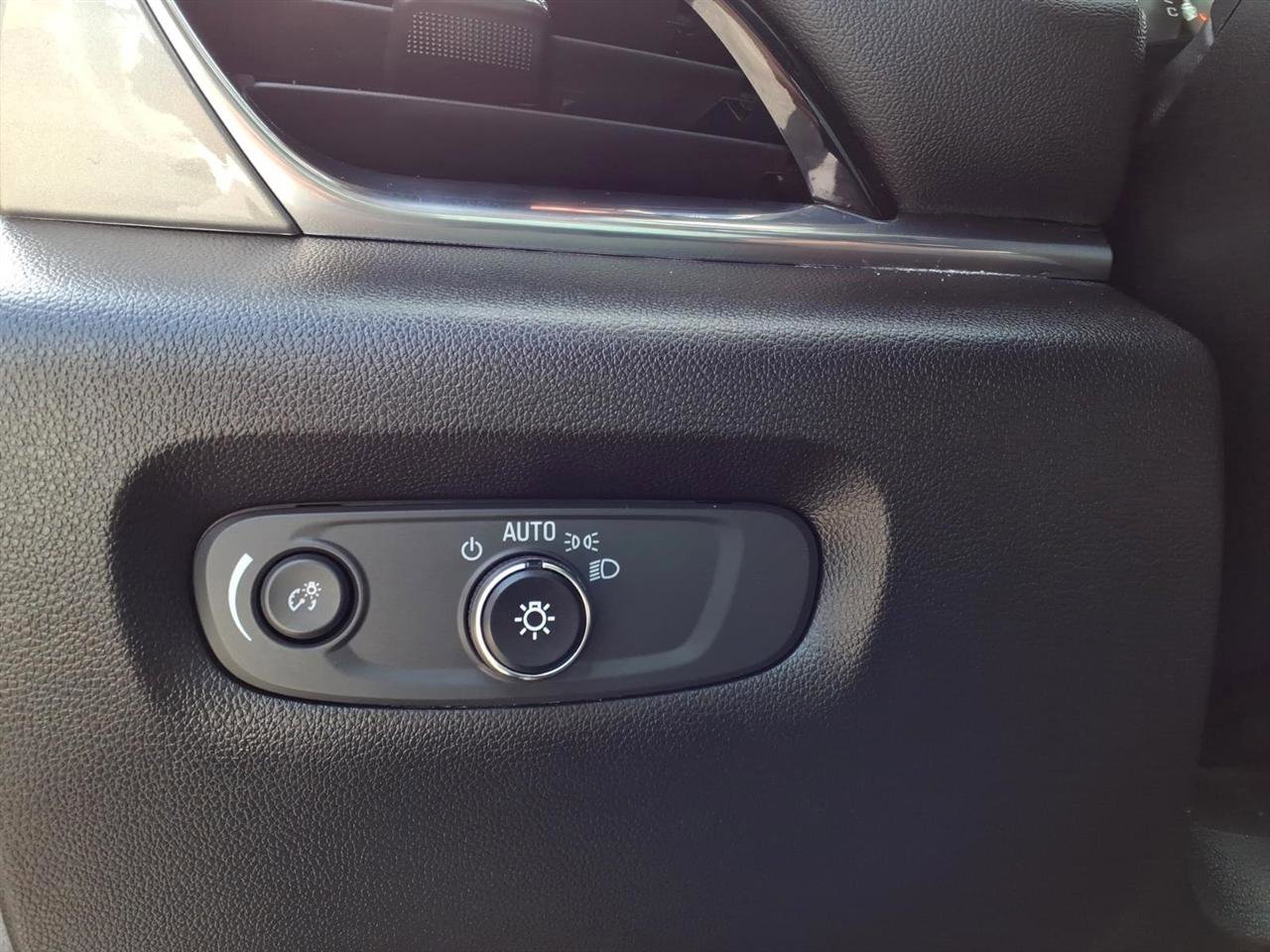 Used 2023 Chevrolet Traverse LT w/ LPO, Cargo Package image 14