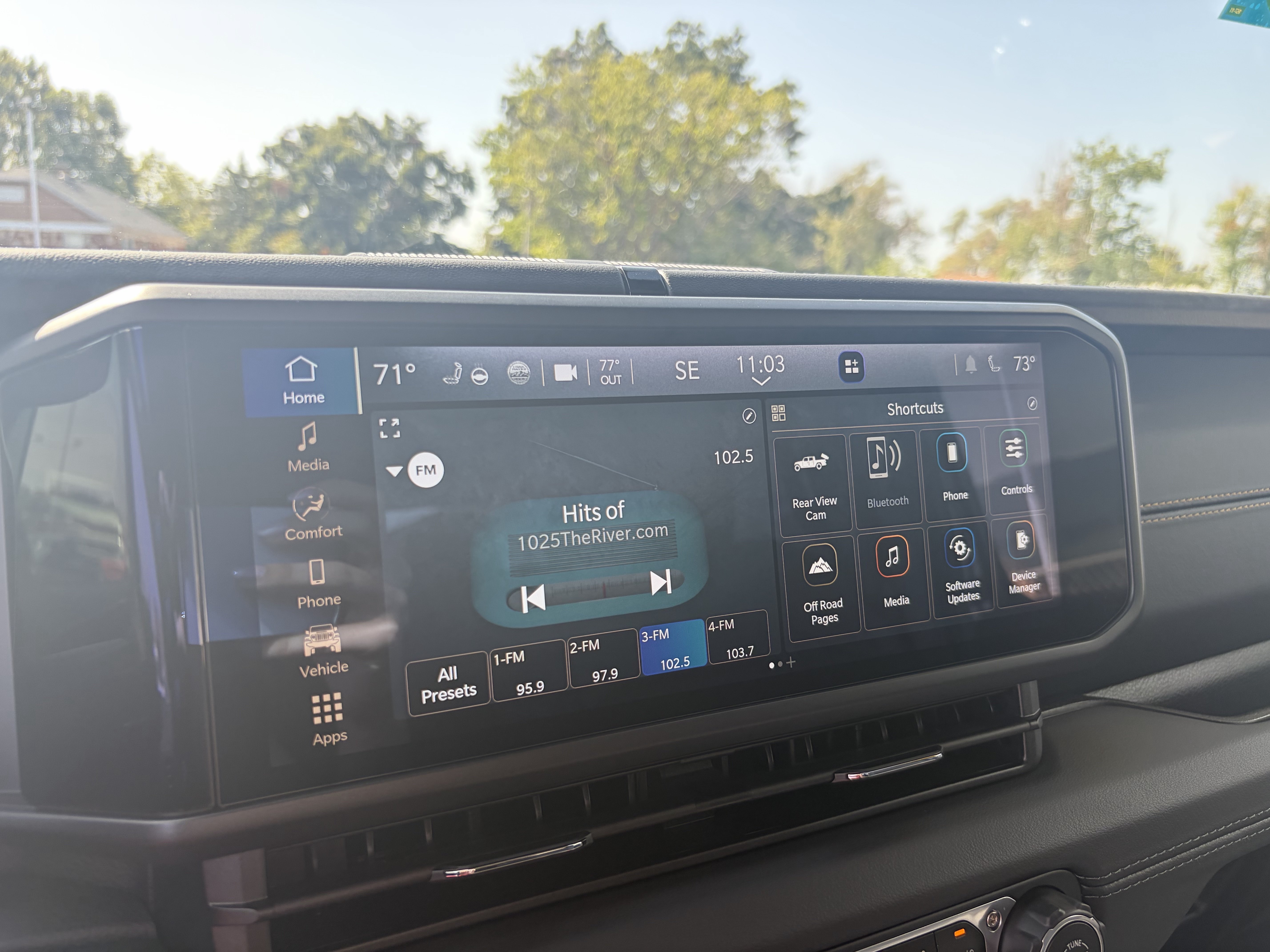 Used 2025 Jeep Gladiator Sport AWD/4WD image 12