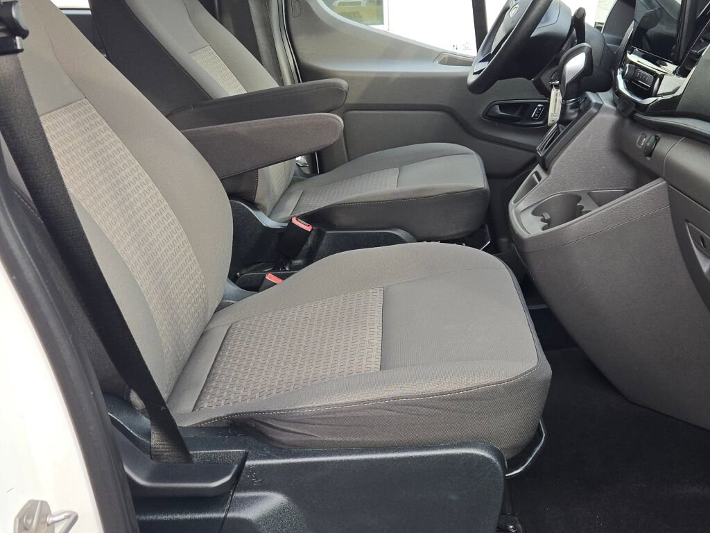 Used 2023 Ford Transit 350 XLT RWD image 5