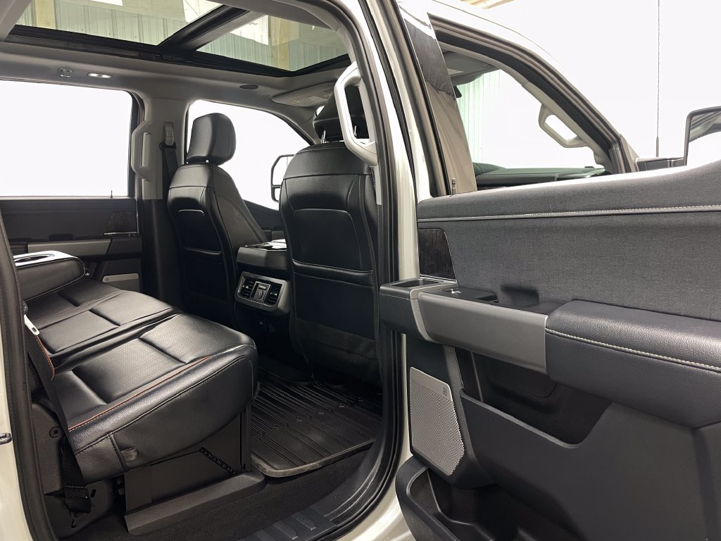 Used 2025 Ford F250 Lariat w/ Lariat Ultimate Package AWD/4WD image 46