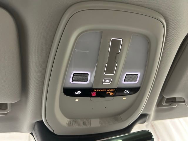 Used 2025 Volvo S90 T8 Plus image 24