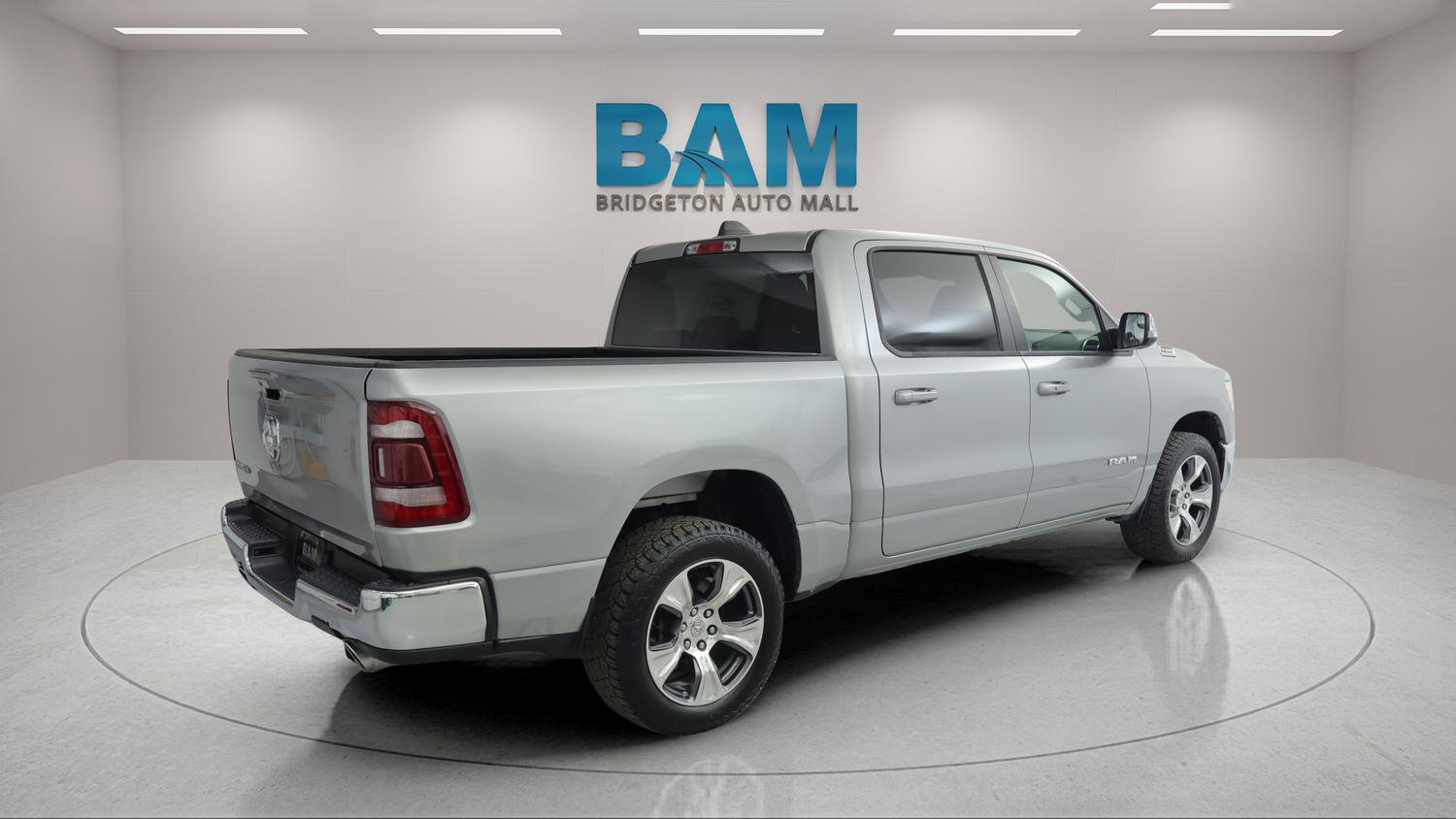 Used 2024 RAM 1500 Laramie image 3
