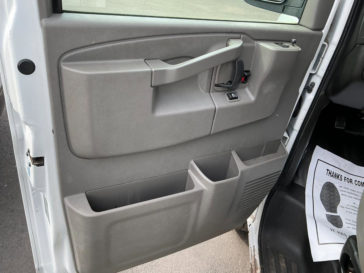 Used 2016 Chevrolet Express 2500 image 9