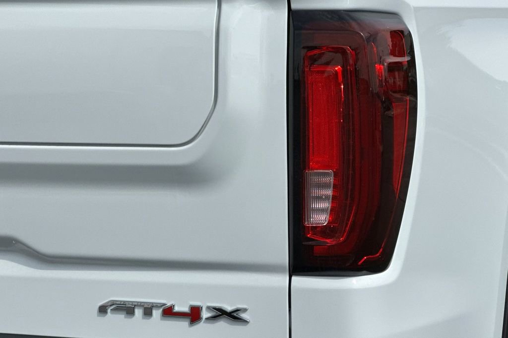 Used 2025 GMC Sierra 1500 AT4X image 27