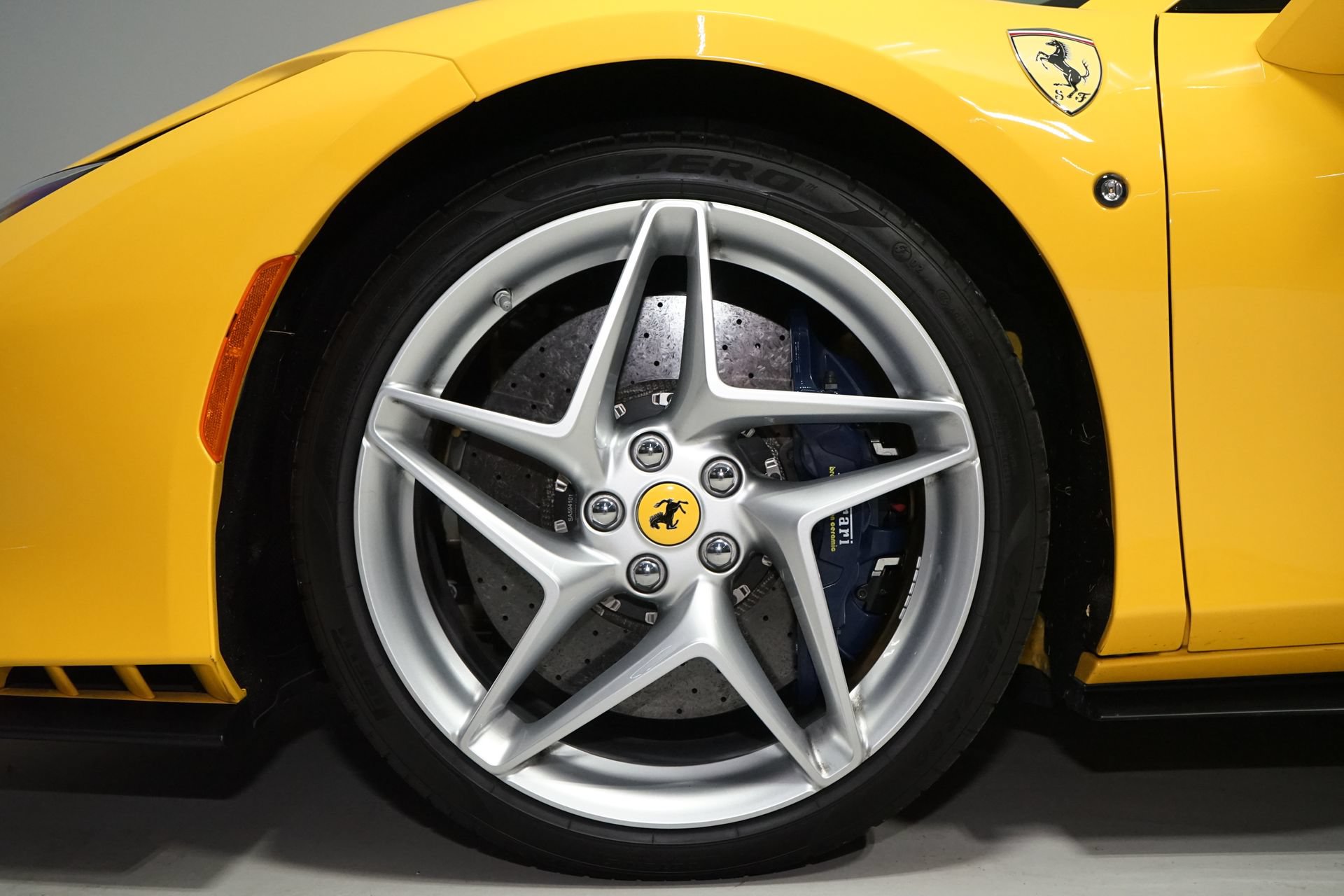 Used 2022 Ferrari F8 Tributo RWD image 33