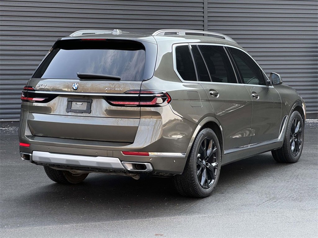 Used 2023 BMW X7 xDrive40i w/ Parking Assistance Package image 5