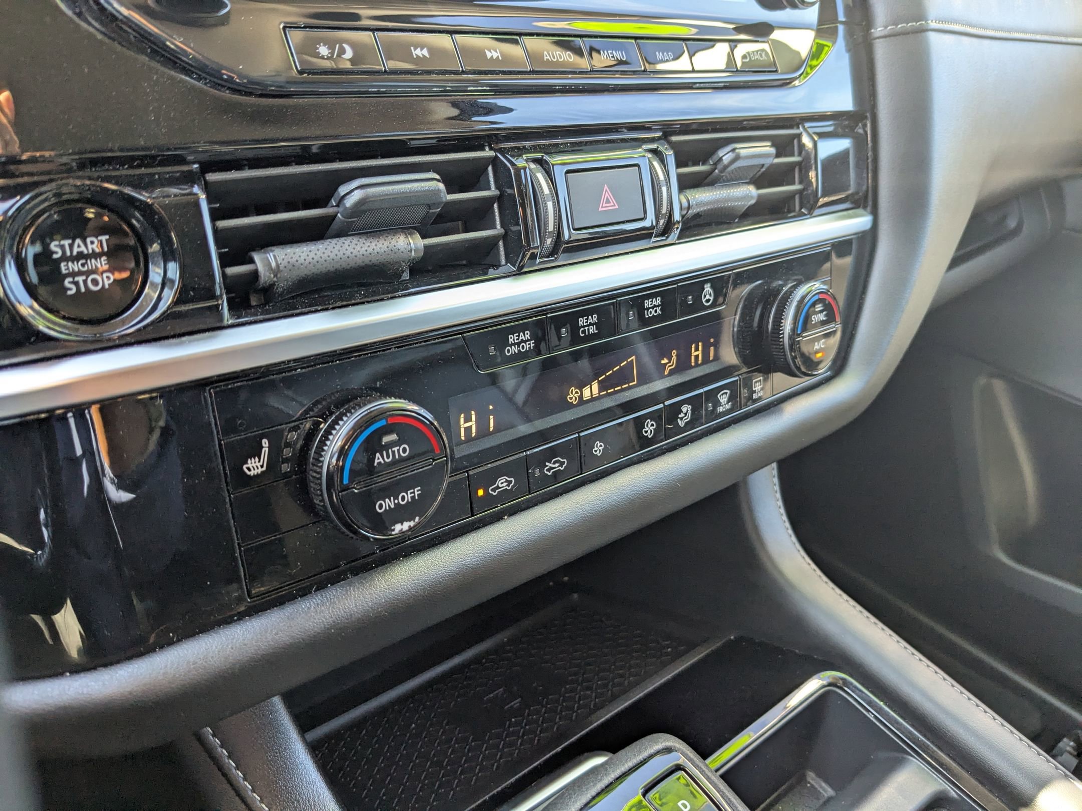 Used 2025 Nissan Pathfinder SL image 18