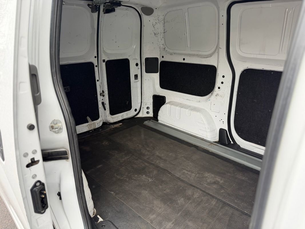 Used 2018 Nissan NV200 S FWD image 7