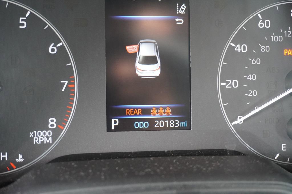 Used 2024 Toyota Corolla SE FWD image 2