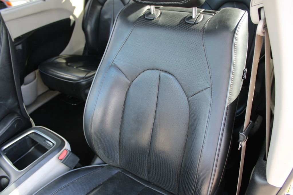 Used 2018 Chrysler Pacifica Limited w/ Advanced Safetytec Group image 19