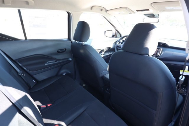 New 2025 Nissan Kicks Play S image 17
