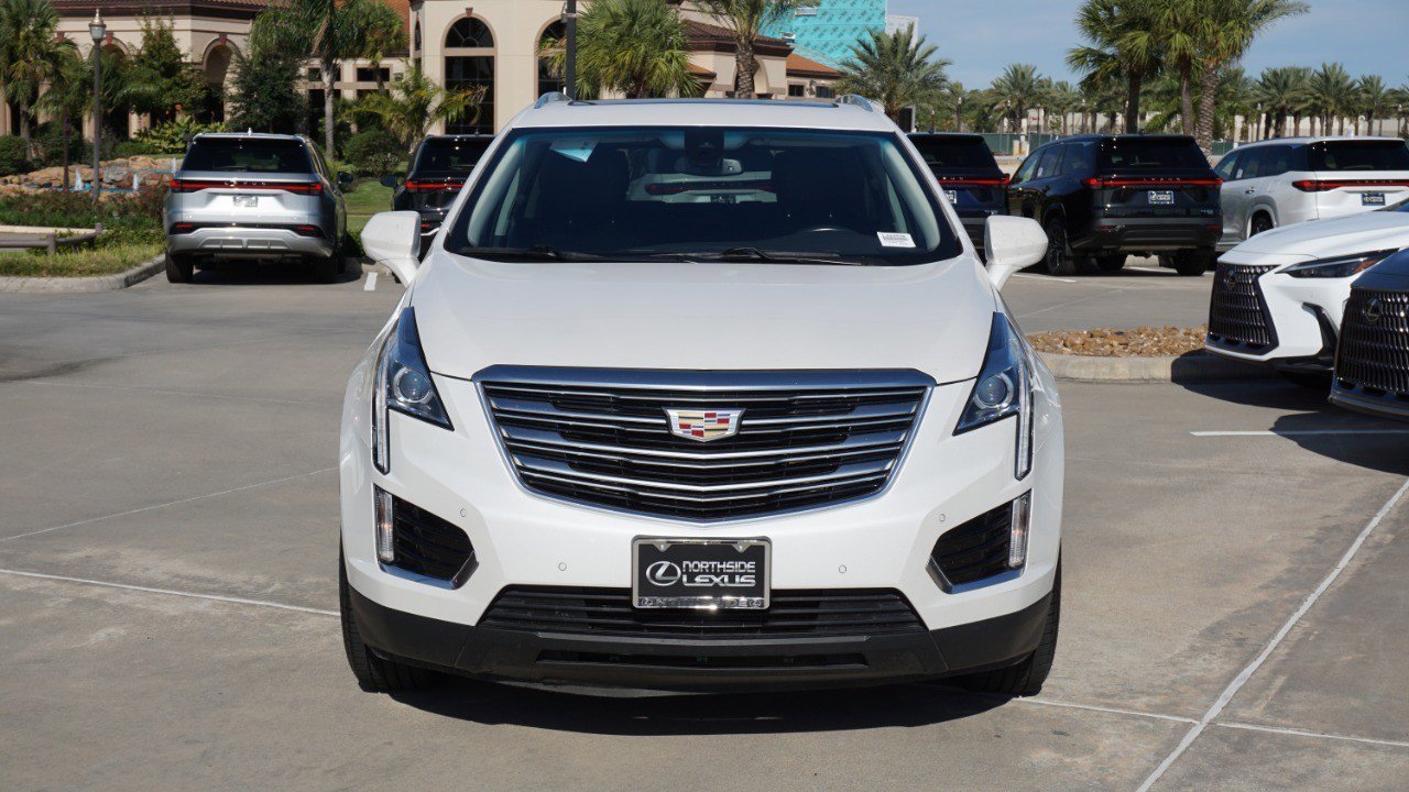 Used 2018 Cadillac XT5 Luxury w/ Driver Awareness Package image 2