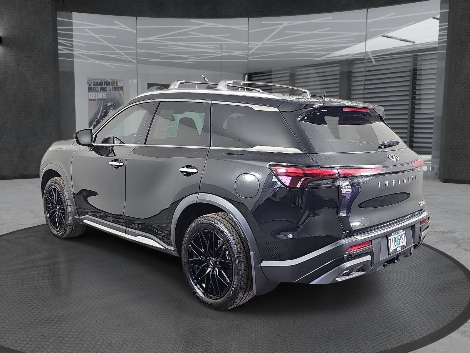 Used 2023 INFINITI QX60 Sensory w/ Vision Package AWD/4WD image 7