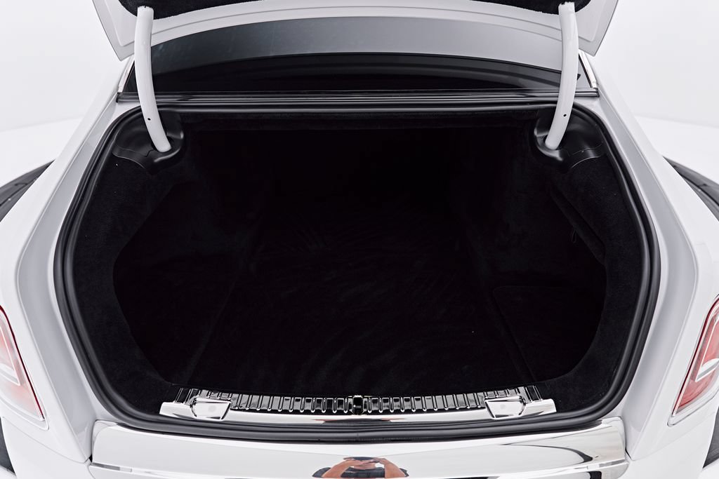 Used 2021 Rolls-Royce Phantom Sedan RWD image 29