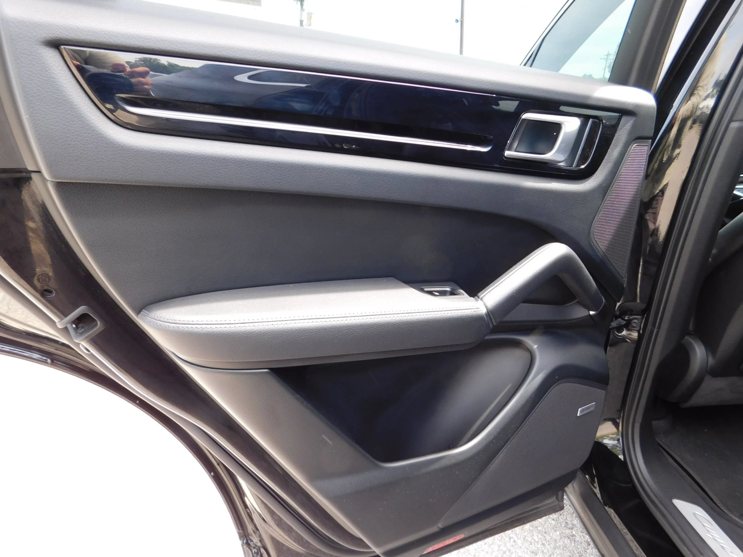 Used 2020 Porsche Cayenne AWD/4WD image 10