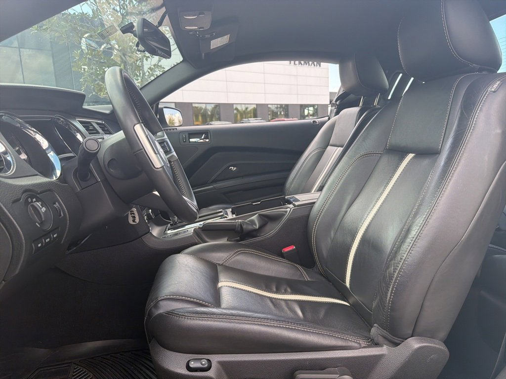 Used 2010 Ford Mustang GT Premium image 2