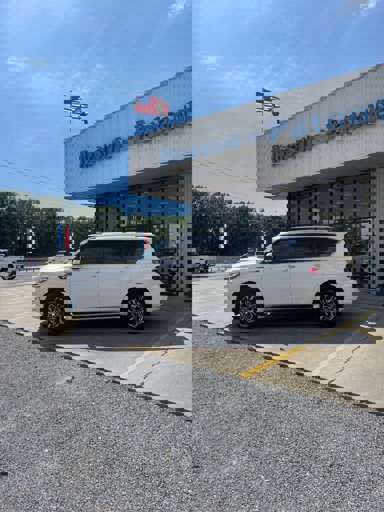 Used 2024 INFINITI QX80 Luxe image 3