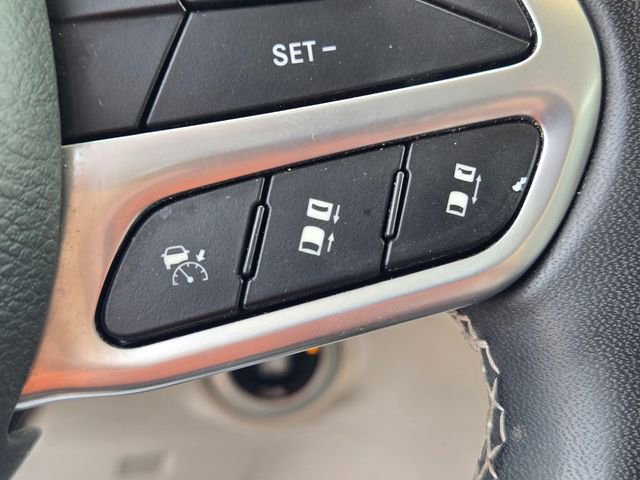 Used 2022 Chrysler Pacifica Touring-L FWD image 21