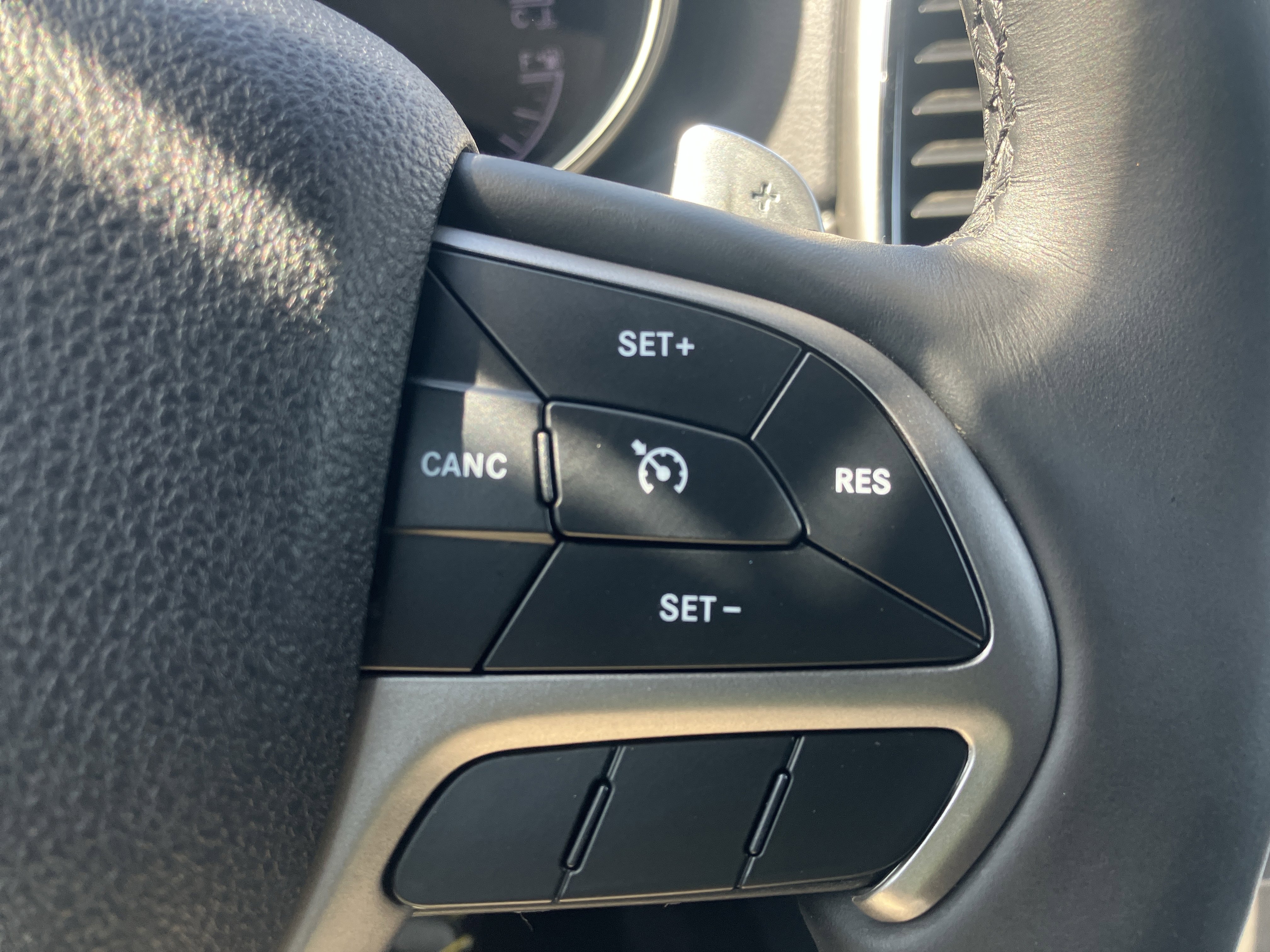 Used 2017 Jeep Grand Cherokee Altitude image 26