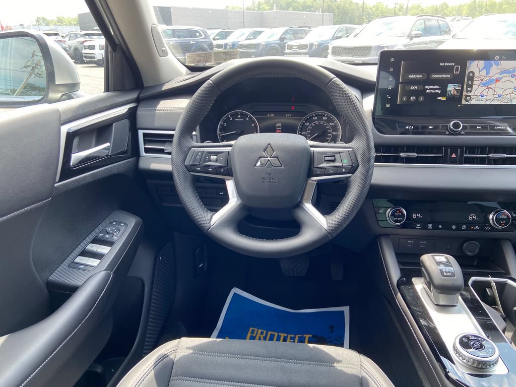 New 2025 Mitsubishi Outlander AWD image 23