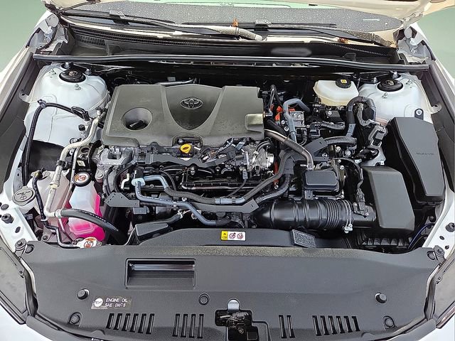 Used 2025 Toyota Camry LE image 10