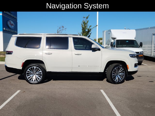 Used 2022 Jeep Grand Wagoneer Series III AWD/4WD image 13