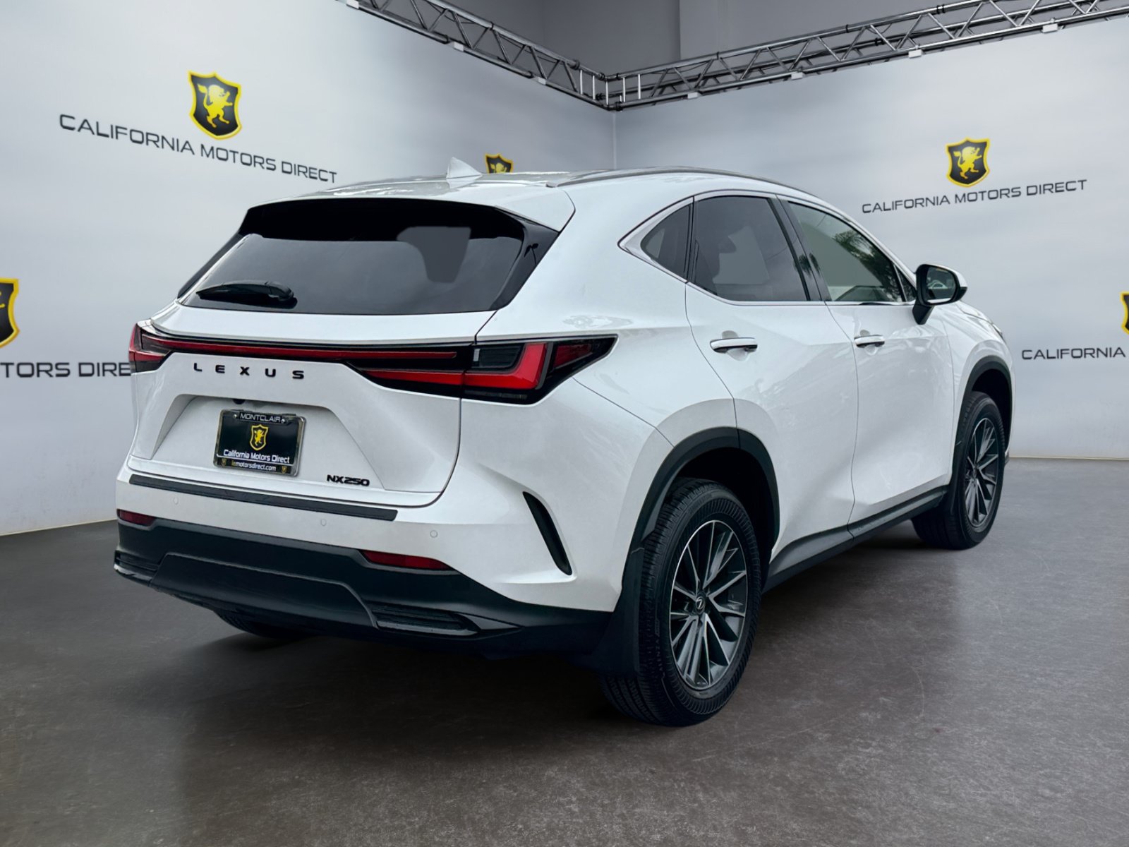 Used 2025 Lexus NX 250 FWD w/ Accessory Package (Z1) image 5