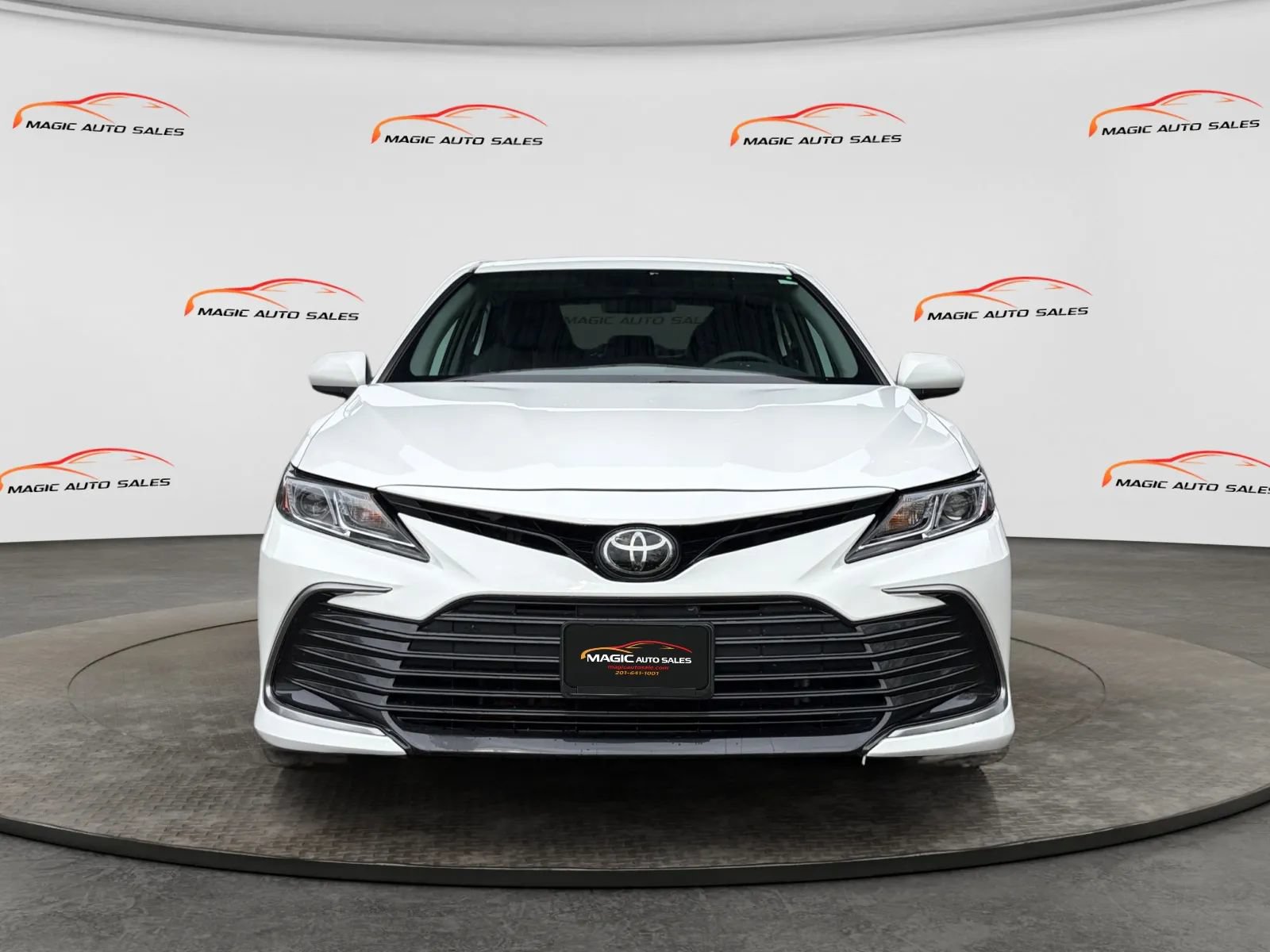 Used 2024 Toyota Camry LE AWD/4WD image 3