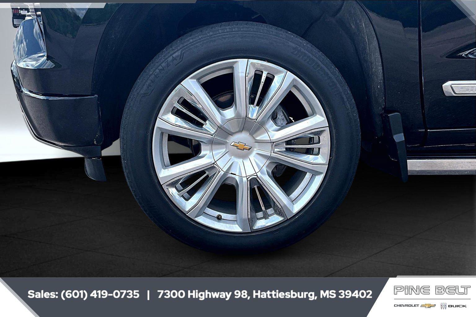 Used 2023 Chevrolet Silverado 1500 High Country w/ Technology Package image 8