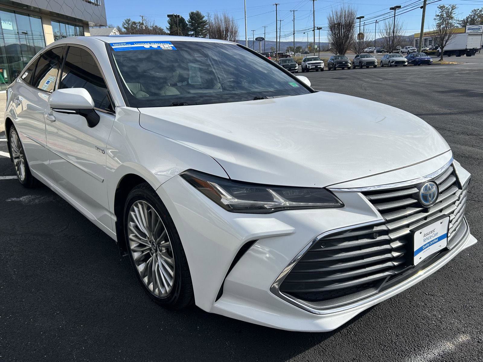 Used 2020 Toyota Avalon Limited image 9