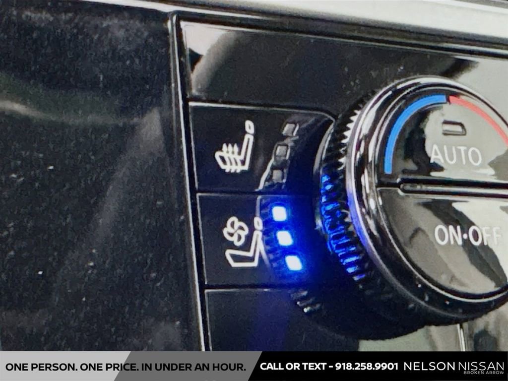 New 2025 Nissan Pathfinder Platinum w/ Black Appearance Package image 21