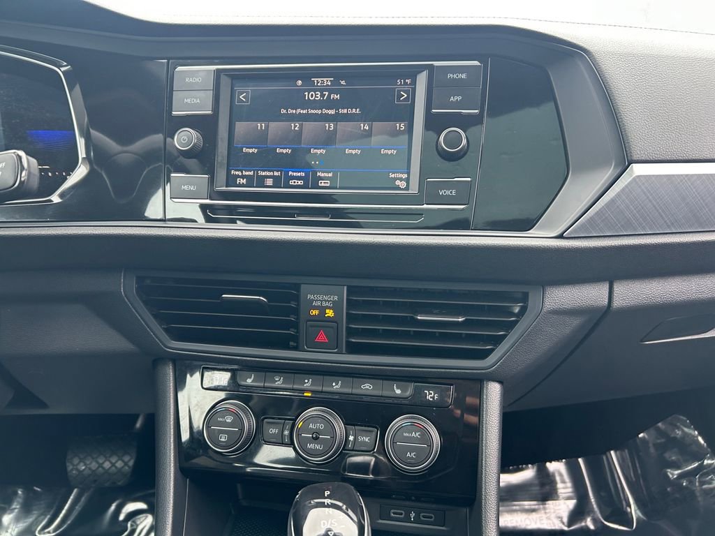 Used 2022 Volkswagen Jetta SE FWD image 12