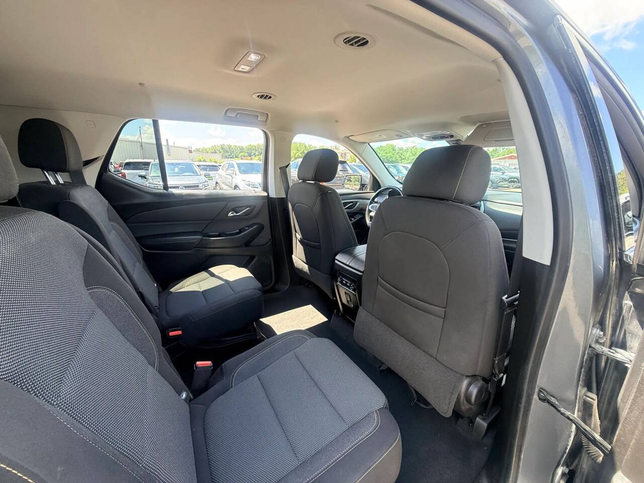 Used 2020 Chevrolet Traverse LT w/ Driver Confidence II Package AWD/4WD image 26
